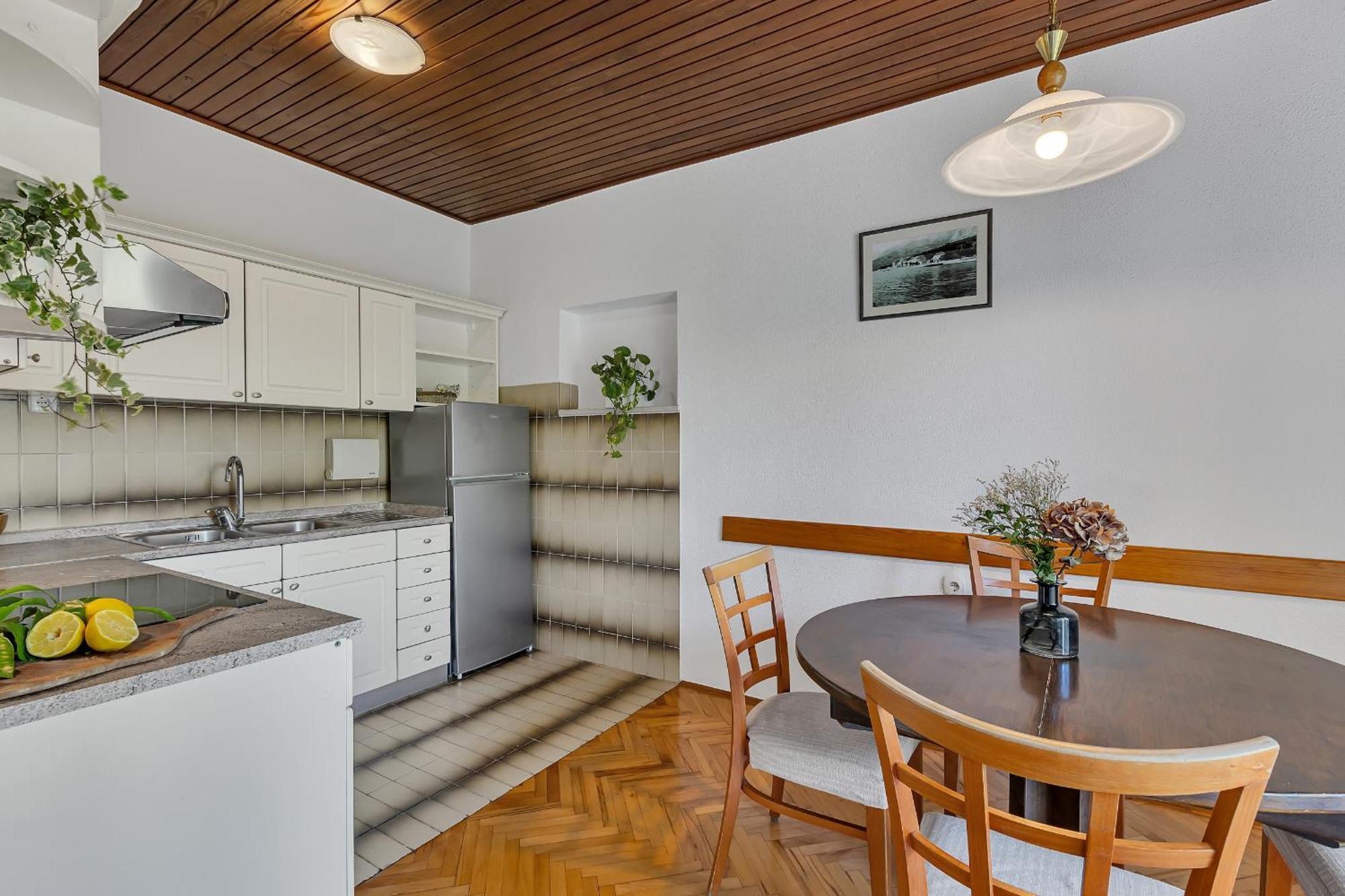 Apartments Villa Lili Tučepi Екстериор снимка